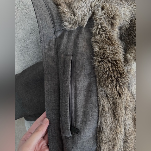 Women’s Aritzia Babaton grey Hooded Oskar Parka Coat - Picture 6 of 7